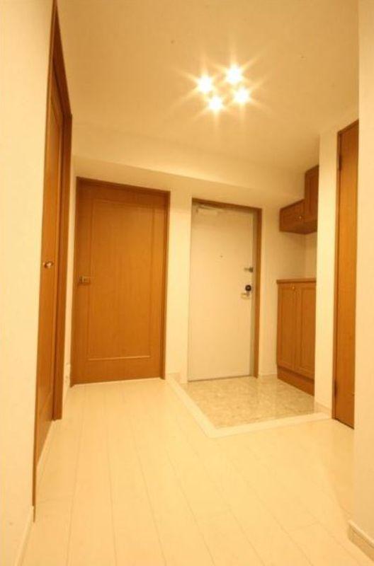 Entrance. Entrance spacious. There is also a private porch.