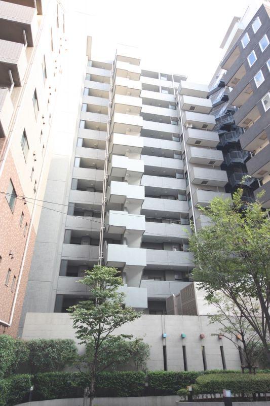 Local appearance photo. Photo on the back of the apartment