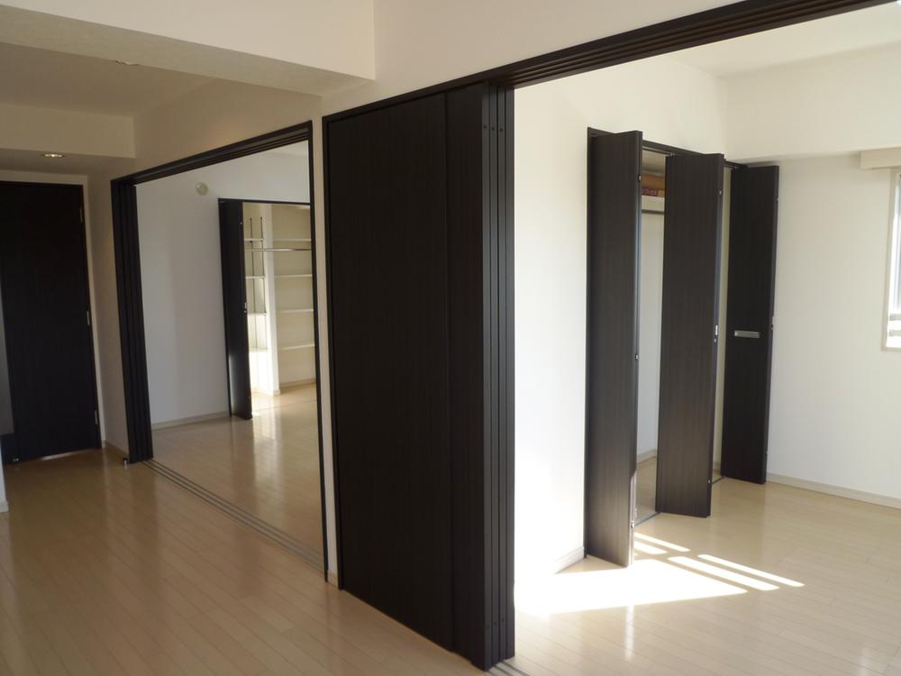 Non-living room. Western-style visible from the living room (12 May 2013) Shooting