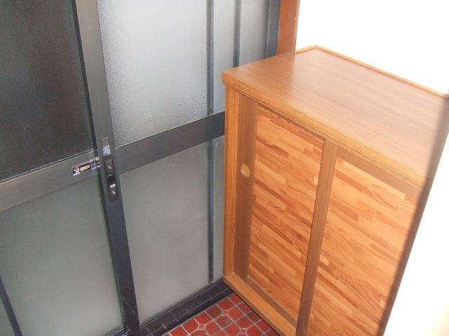 Entrance. Cupboard