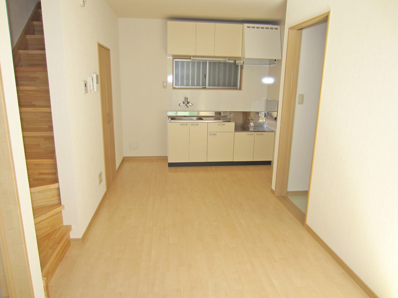 Living and room. DK7.5 Pledge kitchen side