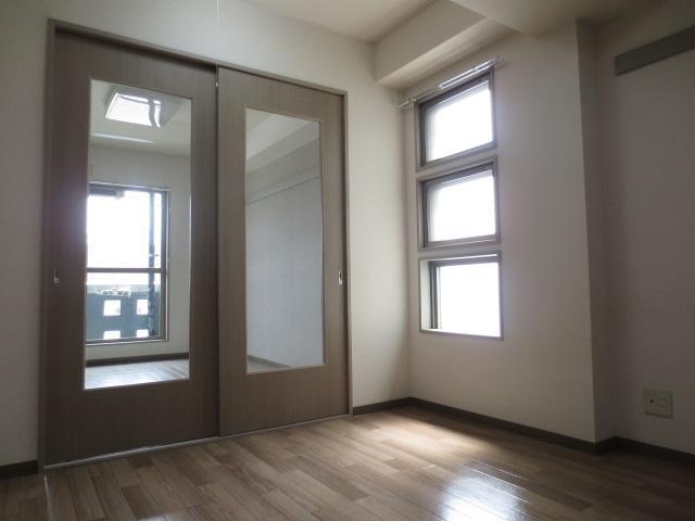 Living and room. Western-style 1