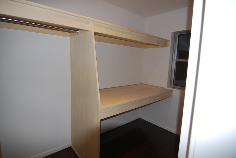 Receipt. It is WIC. Ideal for those who do not want to put anything in the room!