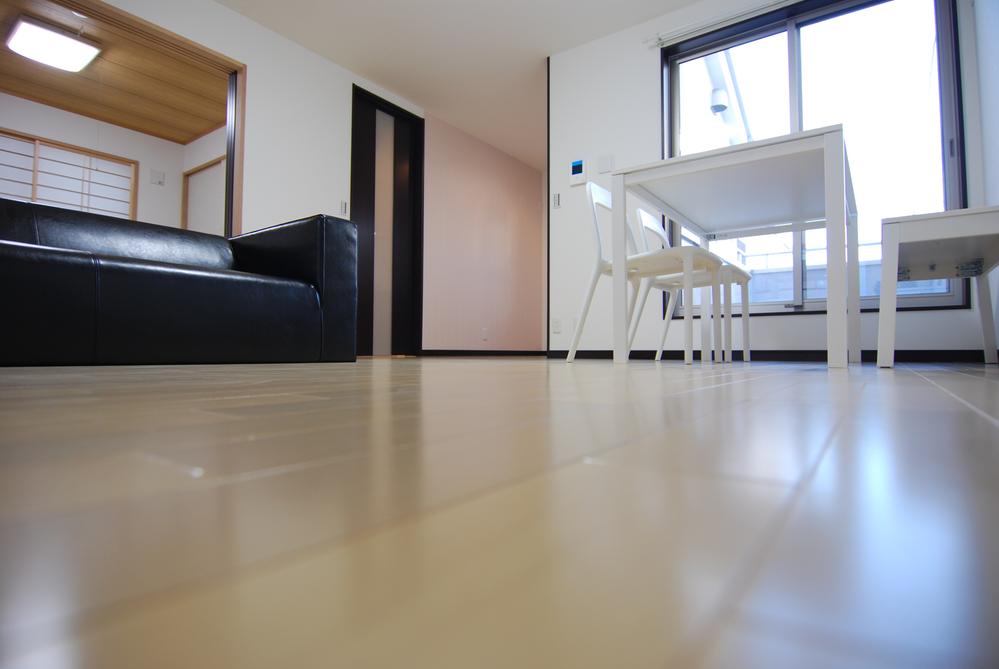 Living. Living same specifications. Wallpaper also try to only your room customers to change one side. Floor has specifications what veneer is thick with options. wear, Paste A rising feeling of difference strongly to wear. It is early in the conclusion of a contract and lighting also can be arranged