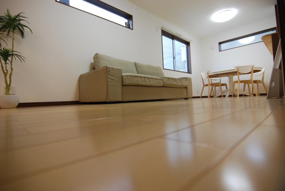 Same specifications photos (living). Sakai example of living and Japanese-style has become flat. If you want to Gorotto, When Asobaseru children, Please when you fold the laundry