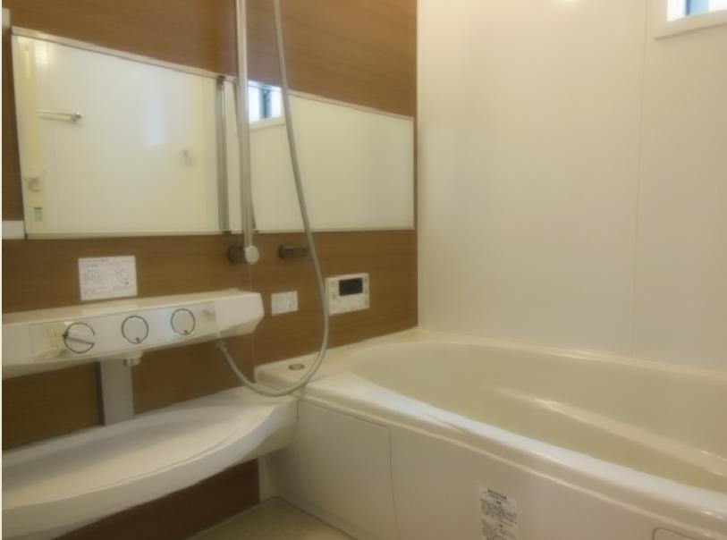 Bathroom. Room (May 2013) Shooting Bathroom of the same specification