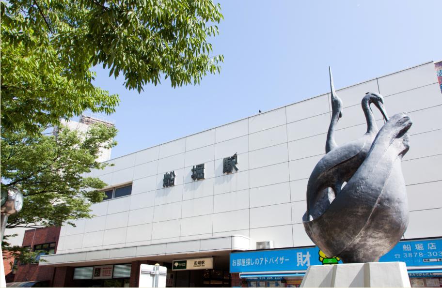 station. 840m express until the Toei Shinjuku Line Funabori Station stop station. Direct to Shinjuku 21 minutes