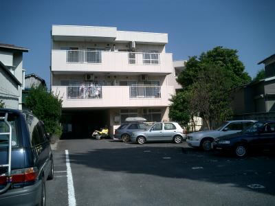 Parking lot. There is parking on site!