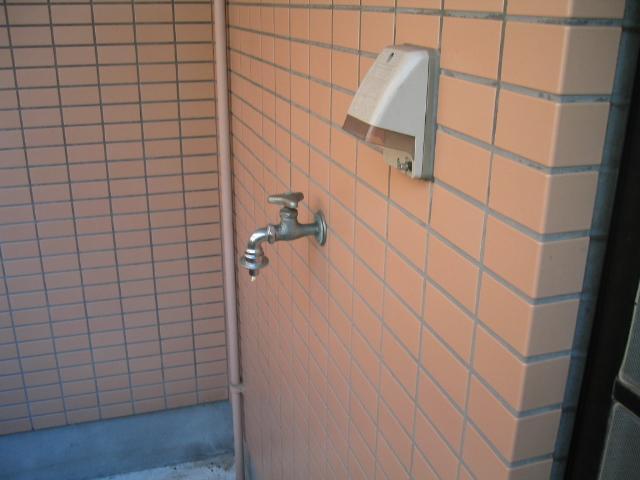 Balcony. Veranda Laundry Area (No. 106 room)