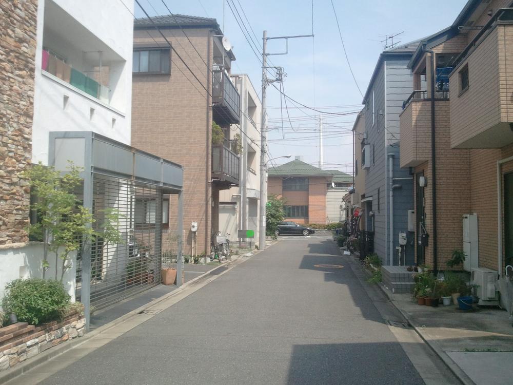 Local photos, including front road. Local (July 2013) Shooting