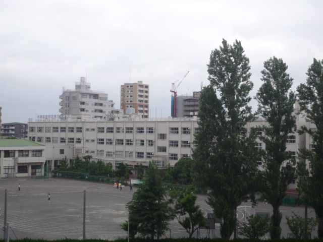 Junior high school. Municipal Matsue first junior high school (junior high school) up to 900m