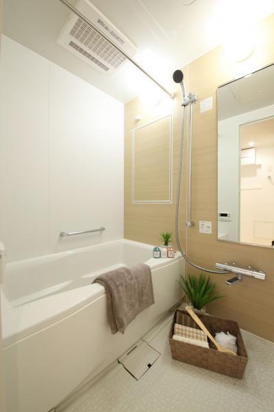 Bathroom. Local (10 May 2013) Shooting