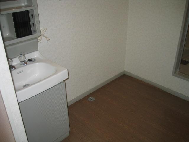 Washroom. Basin dressing room (the same type)