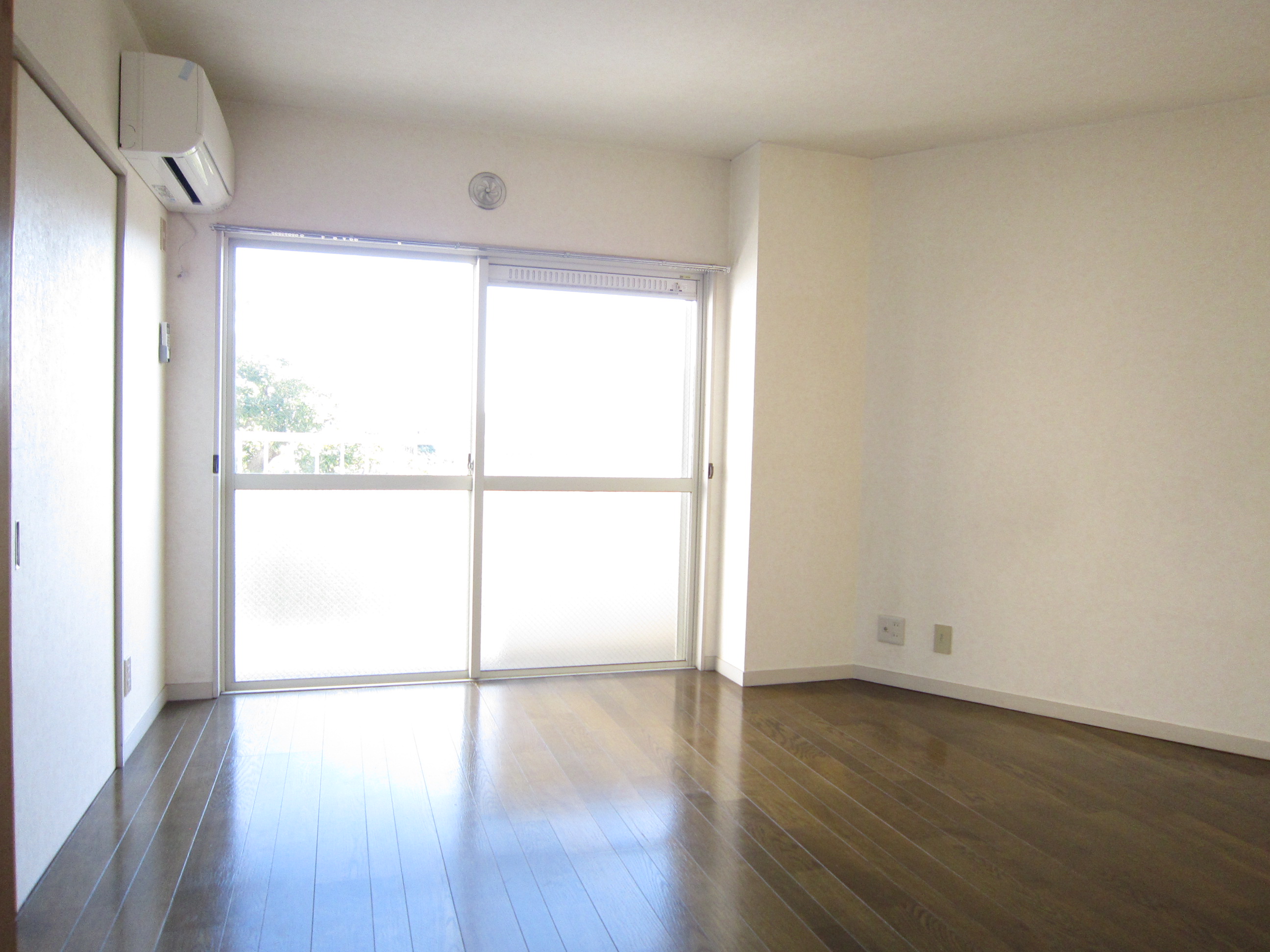 Living and room. Western style room 6.5 Pledge