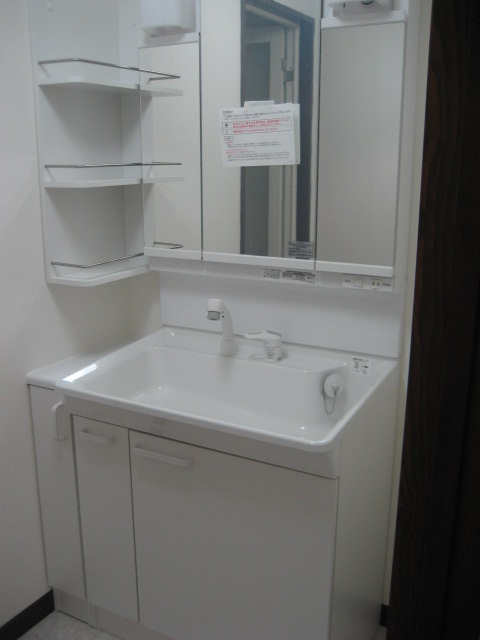 Washroom. Shampoo dresser new