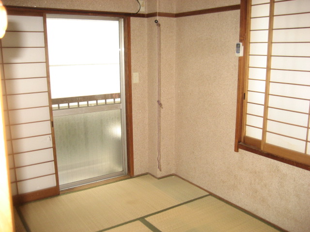 Living and room. Japanese-style room 6 tatami