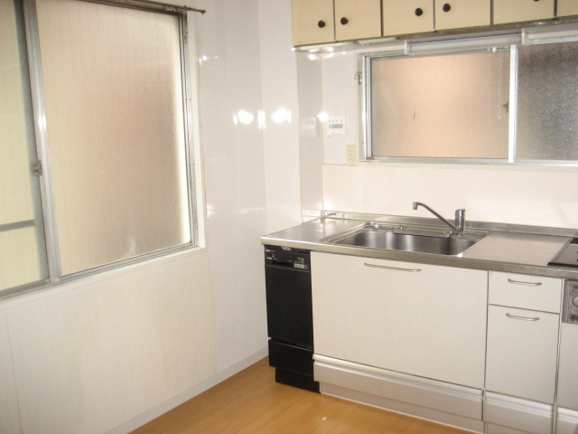 Living and room. Bright DK system Kitchen