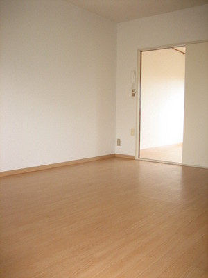 Living and room. Room 1