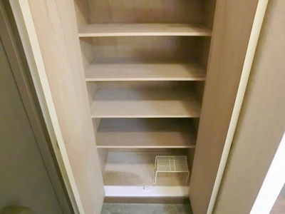 Receipt. Shoes cloak. 