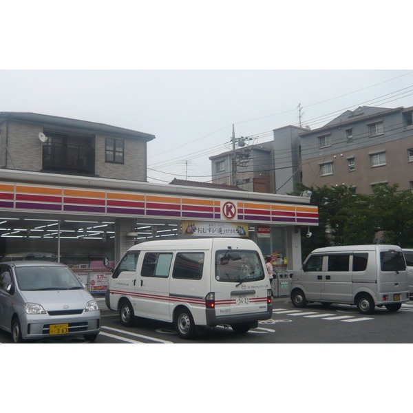 Convenience store. STORE100 Edogawa triangle store up (convenience store) 136m
