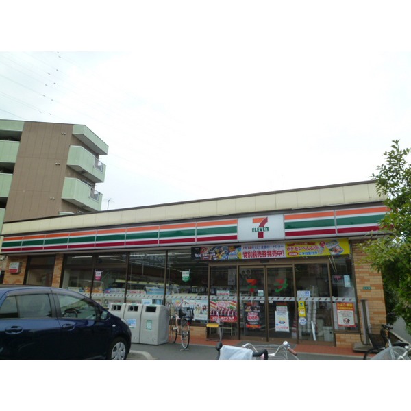 Convenience store. STORE100 Edogawa triangle store up (convenience store) 136m