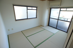 Living and room. It can capture plenty of light in the two-sided lighting