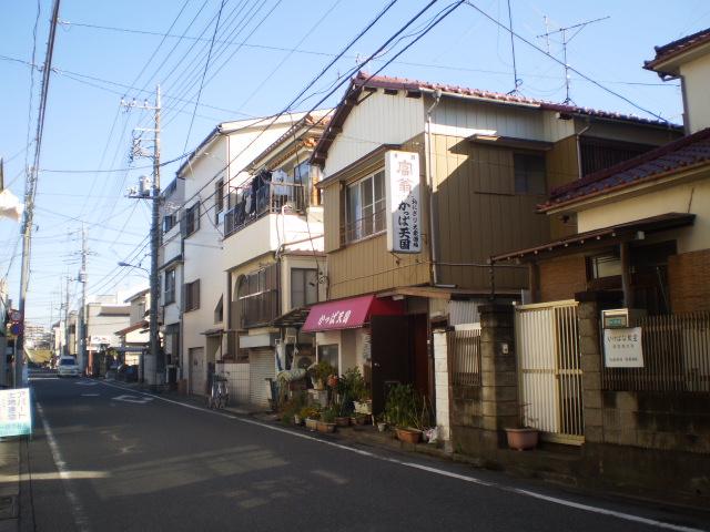 Local photos, including front road. Local (12 May 2013) Shooting