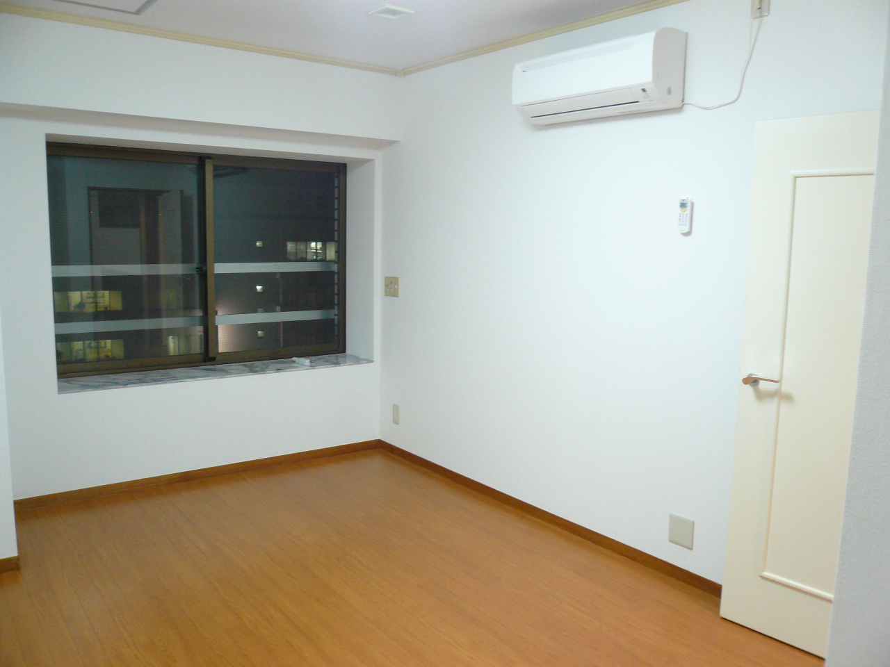 Other room space. Day is good!