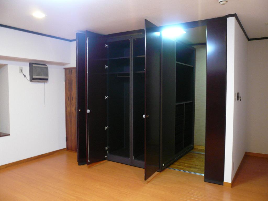 Receipt. It is a large closet!