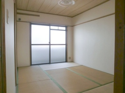 Living and room. It is calm Japanese-style room.