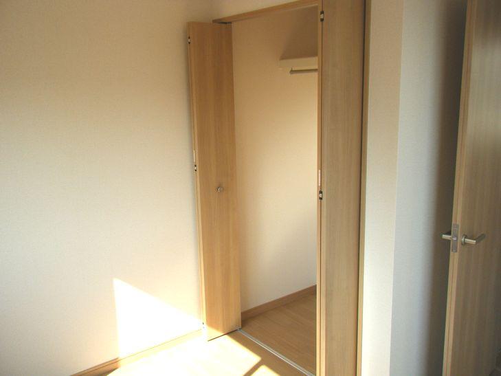 Non-living room. Indoor (11 May 2013) Shooting