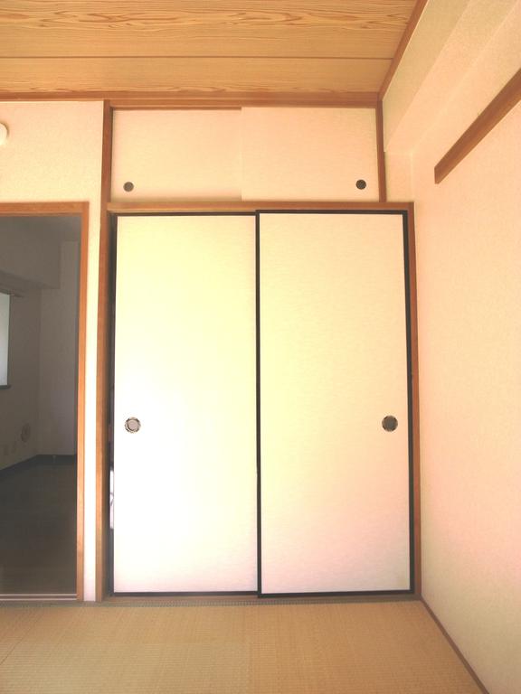 Receipt. Japanese-style closet