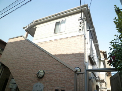 Entrance. Day good / appearance