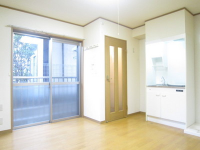 Living and room. Western-style 7.3 Pledge