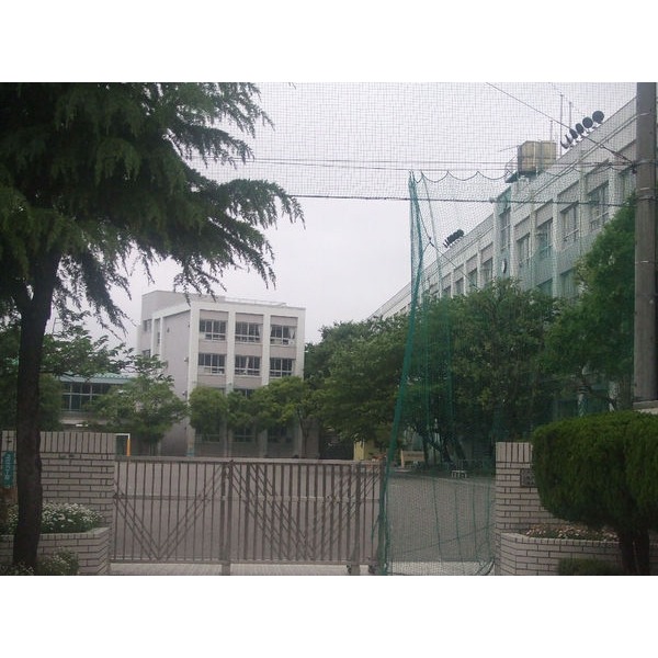 Junior high school. 754m to Edogawa Ward Matsue sixth junior high school (junior high school)