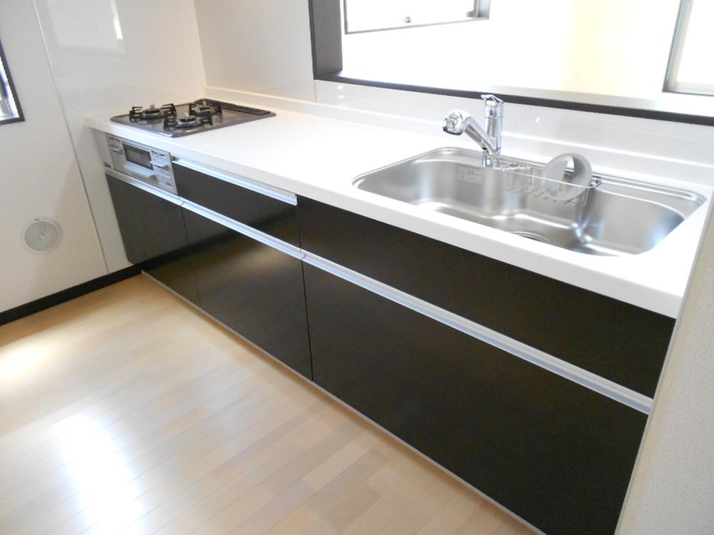 Same specifications photo (kitchen). Kitchen image is the same specification photo. Period is limited but you can color select from among several.