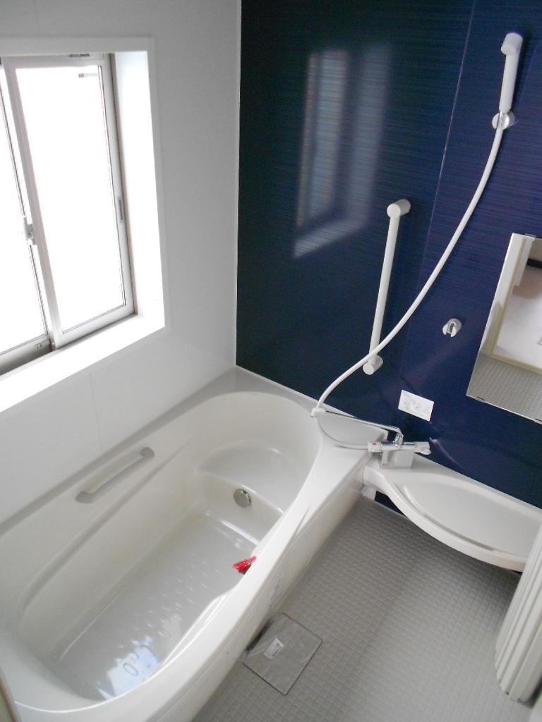 Same specifications photo (bathroom). You can color select at bathroom Image Limited.
