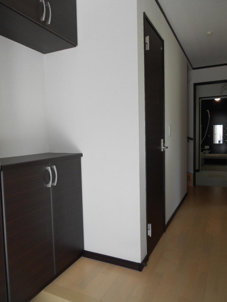 Same specifications photos (Other introspection). Entrance image