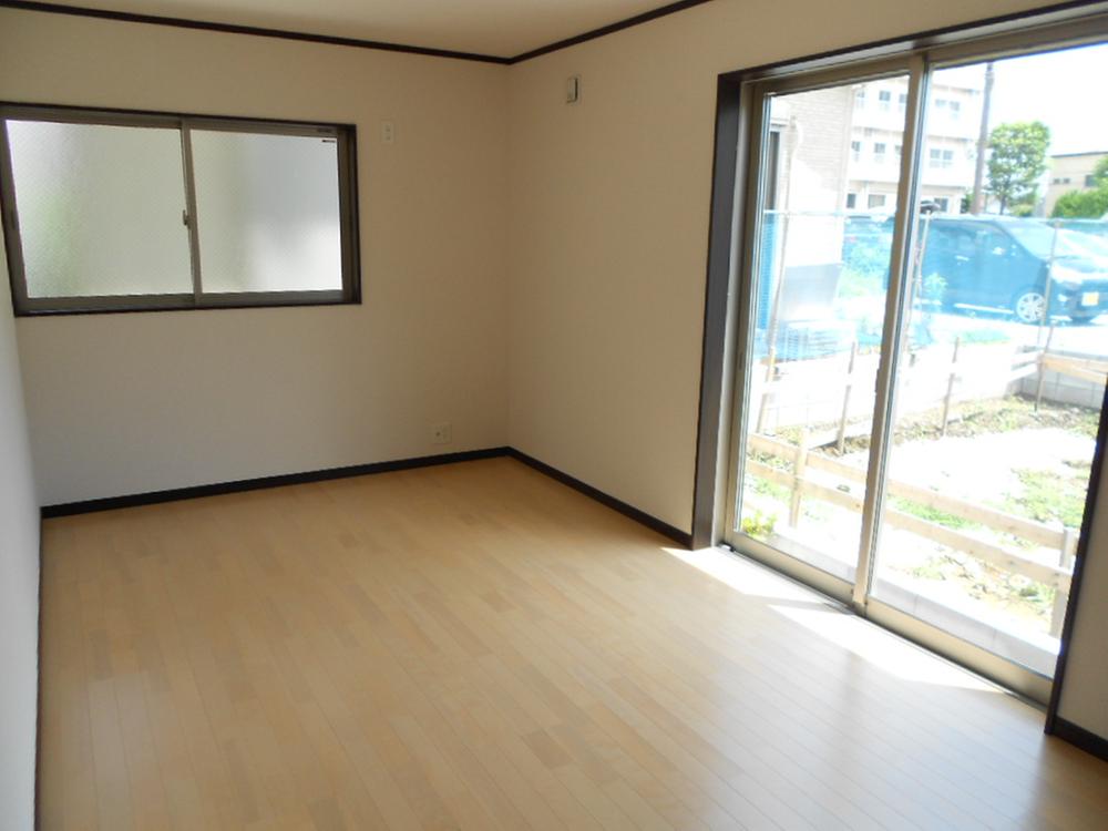 Same specifications photos (Other introspection). Room image