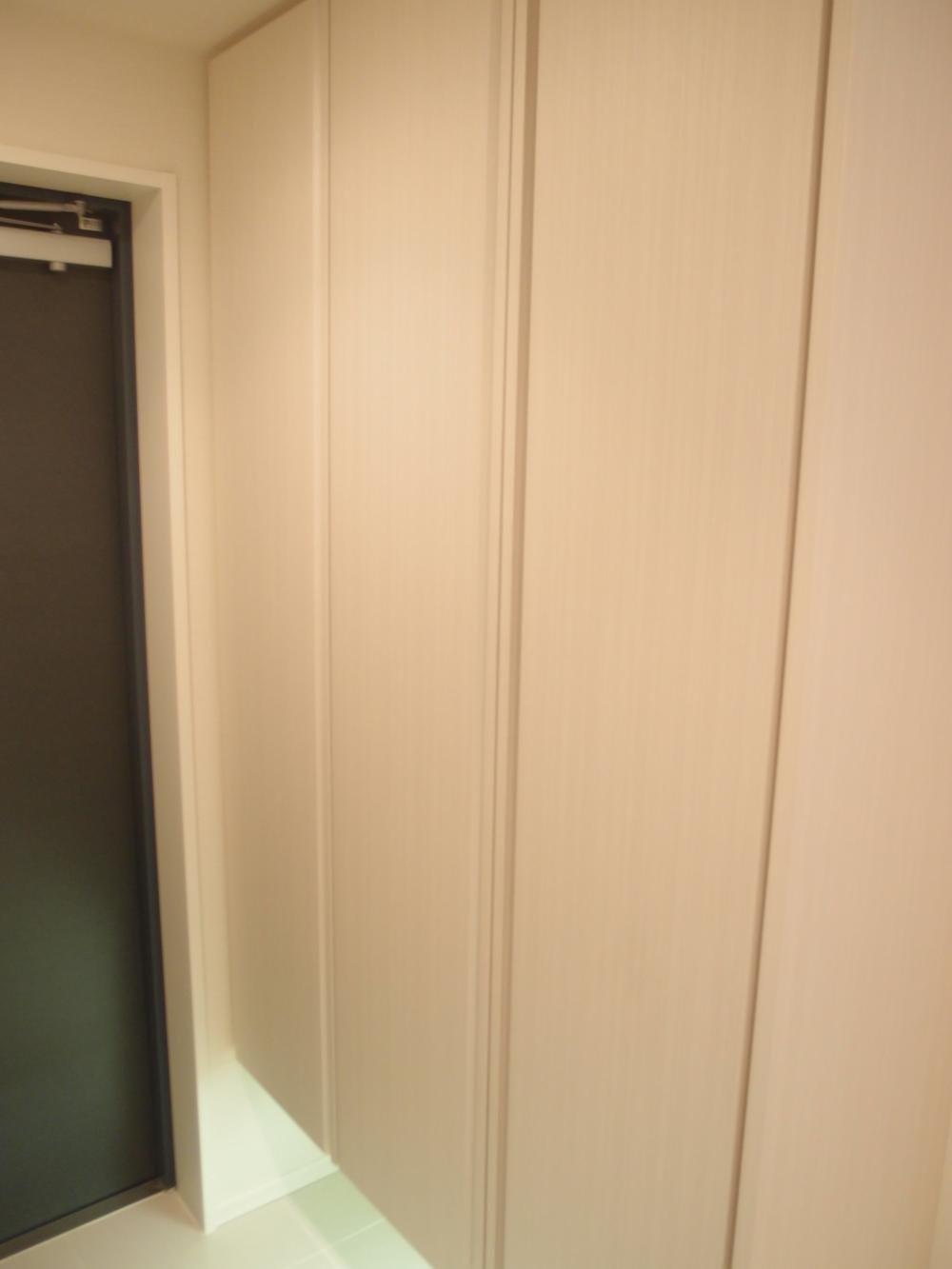 Receipt. Footwear purse of entrance