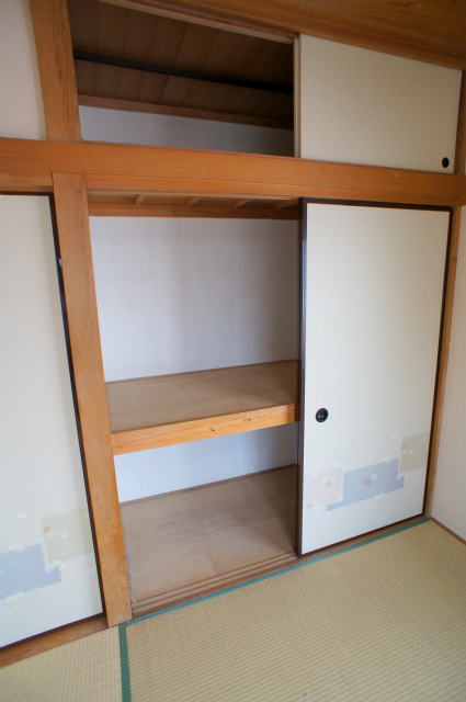 Receipt. Spacious storage