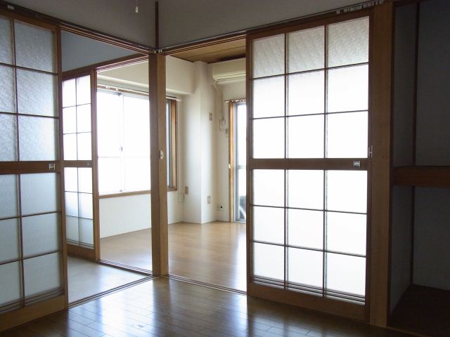 Living and room. Western is