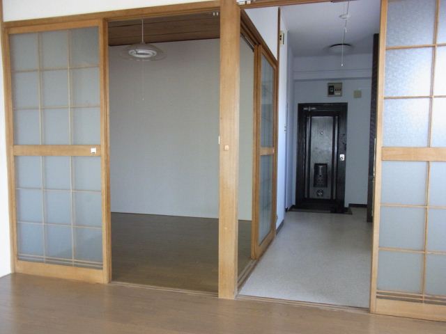 Living and room. Western is