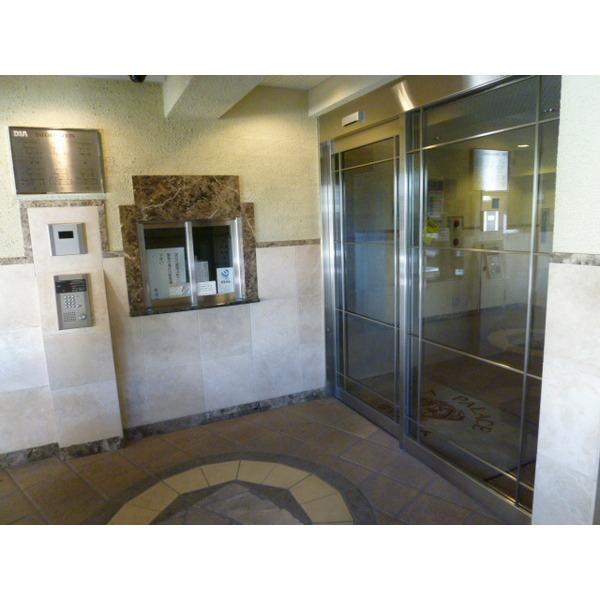 Entrance. Entrance inside