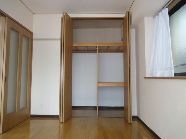 Receipt. The two people living the perfect size.