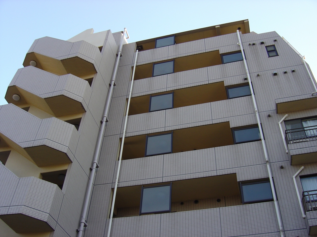 Building appearance. RC7 story, Outer wall tile Zhang Mansion