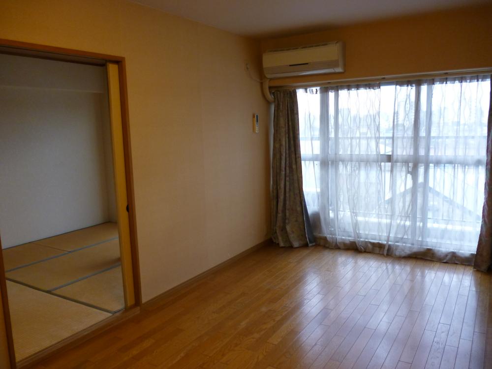 Living. Indoor (12 May 2013) Shooting