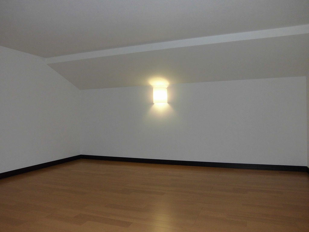 Other room space. loft