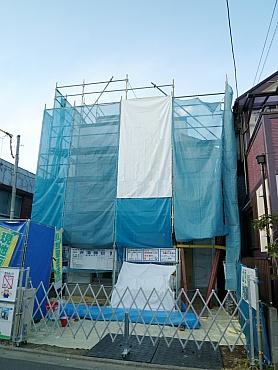 Local photos, including front road. Local (December 13 shooting)