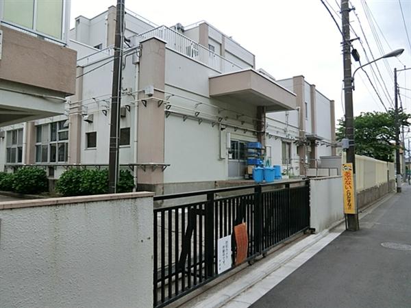 Primary school. Ninoe 724m to the third elementary school